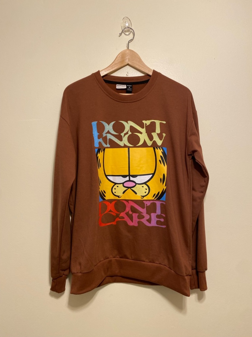 Nickelodeon Brown Crewneck Sweater with Multicolor Garfield Graphic. Size S